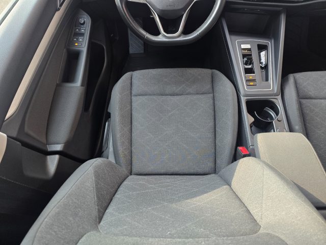 VOLKSWAGEN Golf usata, con Fari direzionali