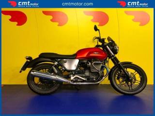 MOTO GUZZI V7