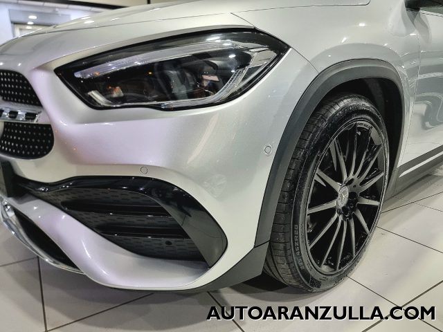 MERCEDES-BENZ GLA 200 usata, con Touch screen