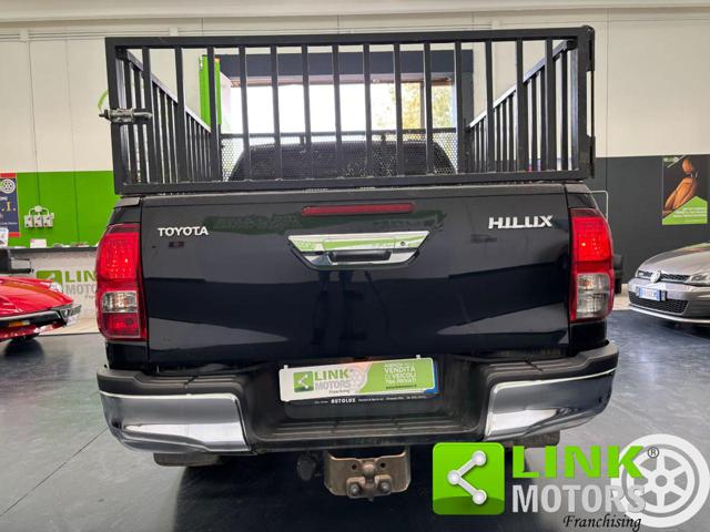 TOYOTA Hilux usata, con Autoradio