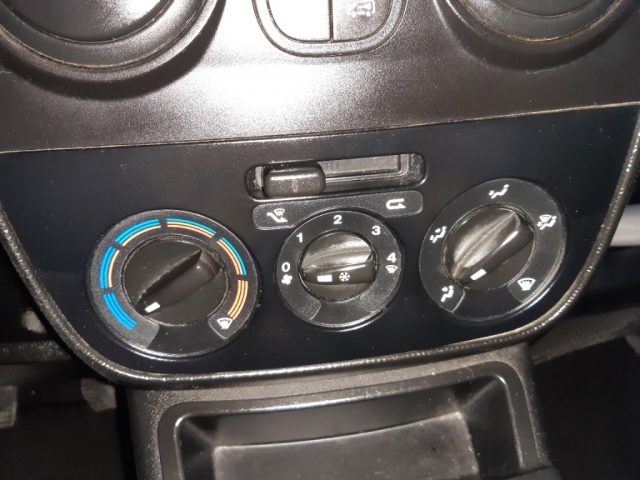 PEUGEOT Bipper usata, con Volante in pelle