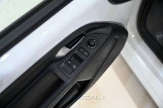 VOLKSWAGEN up! usata, con Isofix