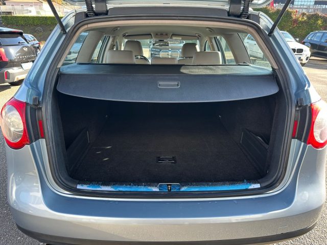 VOLKSWAGEN Passat usata, con Autoradio