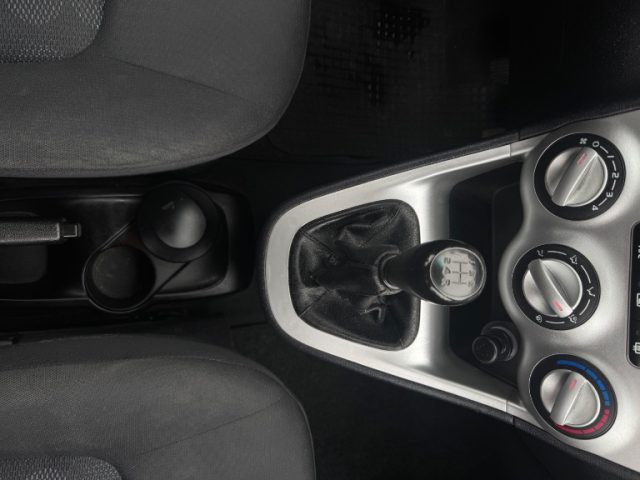 HYUNDAI i10 usata 12