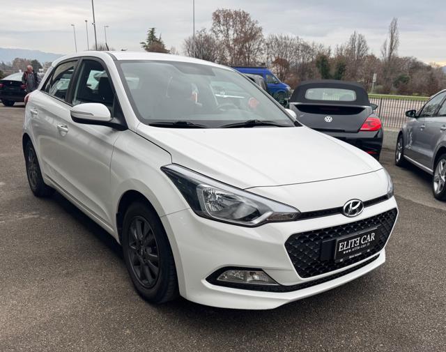 HYUNDAI i20 usata, con Airbag laterali