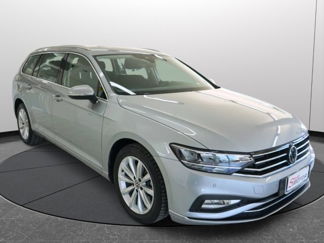 VOLKSWAGEN Passat Variant usata, con Airbag
