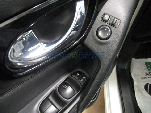 NISSAN Qashqai usata, con Luci diurne LED