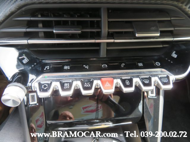 PEUGEOT 208 usata, con USB