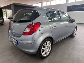 OPEL Corsa usata, con Autoradio