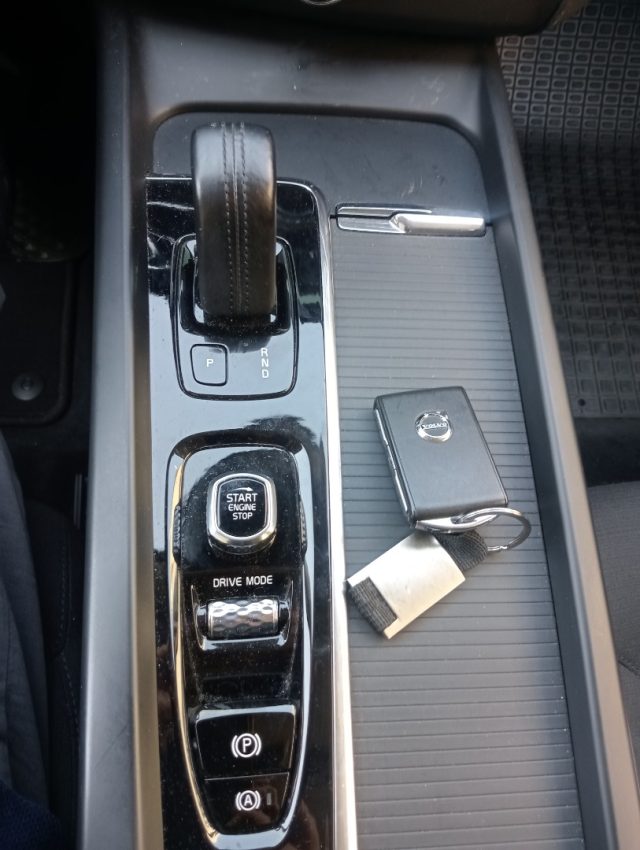 VOLVO XC60 usata, con Fari LED