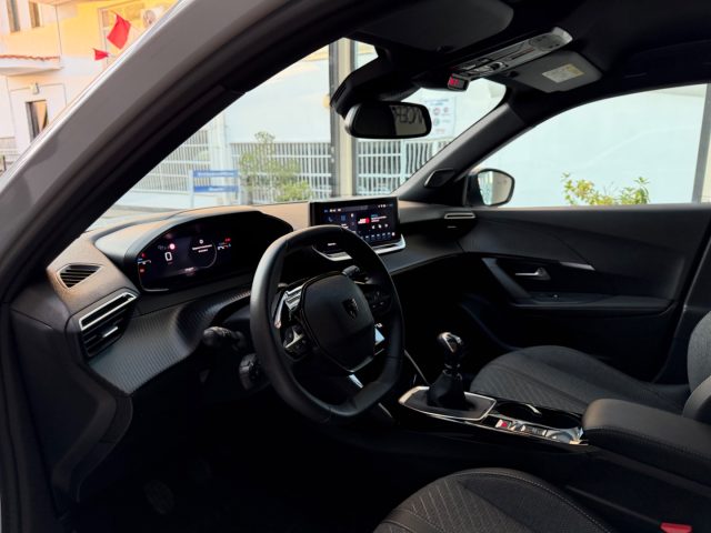 PEUGEOT 2008 usata, con Climatizzatore automatico, 3 zone