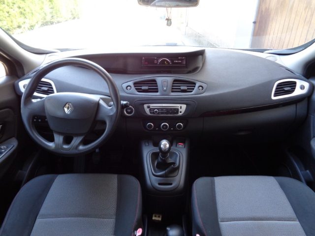 RENAULT Scenic usata, con Controllo automatico clima
