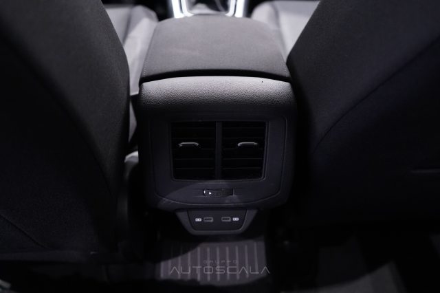 VOLKSWAGEN T-Roc usata, con Vivavoce