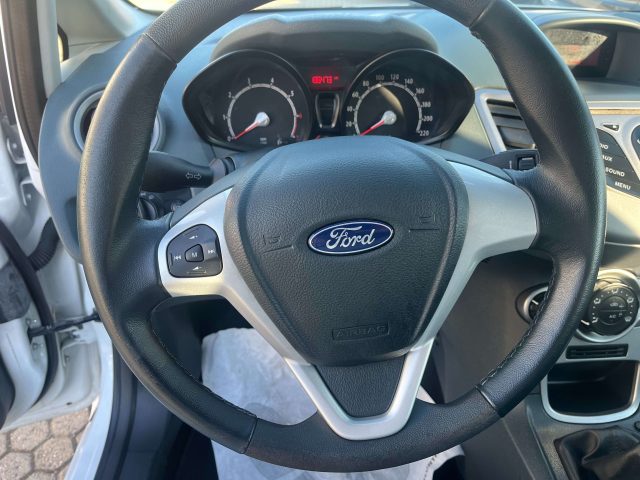 FORD Fiesta usata, con Chiusura centralizzata