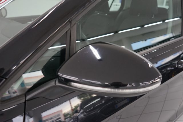 VOLKSWAGEN Golf usata, con Autoradio digitale
