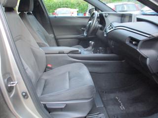 LEXUS UX 250h usata, con Sedile posteriore sdoppiato