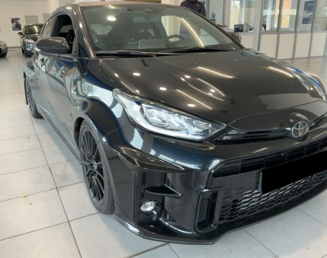 TOYOTA Yaris usata, con Airbag