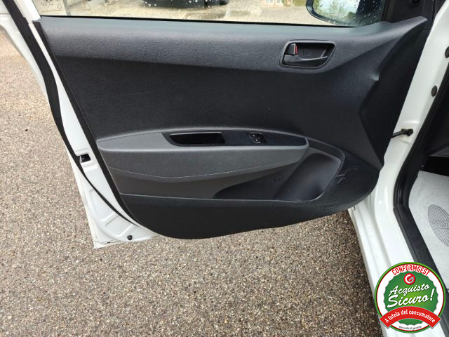 HYUNDAI i10 usata, con Autoradio