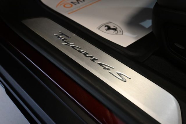 PORSCHE Taycan usata 130