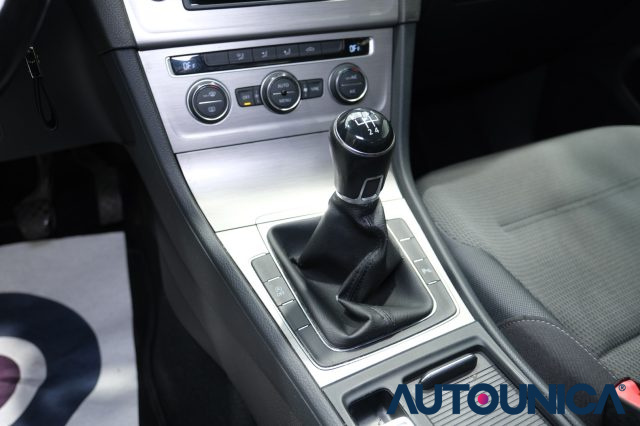 VOLKSWAGEN Golf usata, con Sensori di parcheggio anteriori
