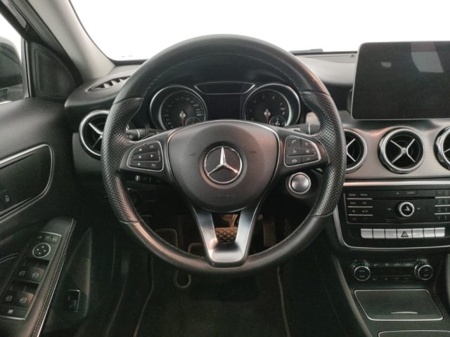 MERCEDES-BENZ GLA 180 usata, con Sistema di navigazione