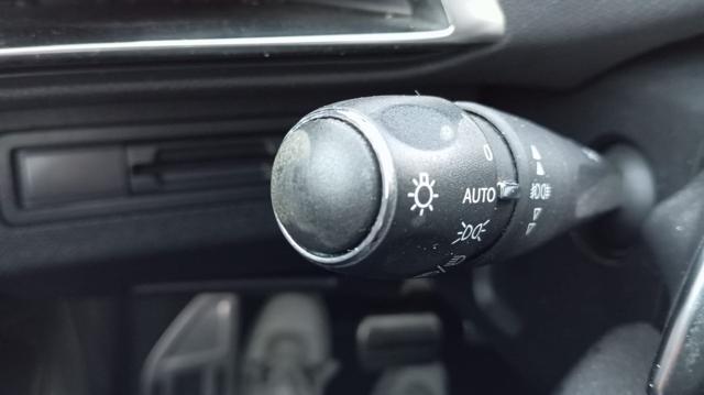 PEUGEOT 5008 usata, con Sedile posteriore sdoppiato