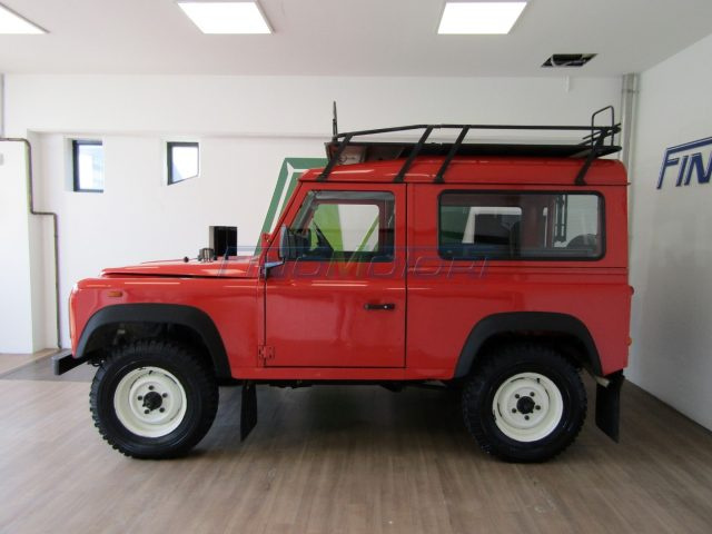 LAND ROVER Defender usata 4