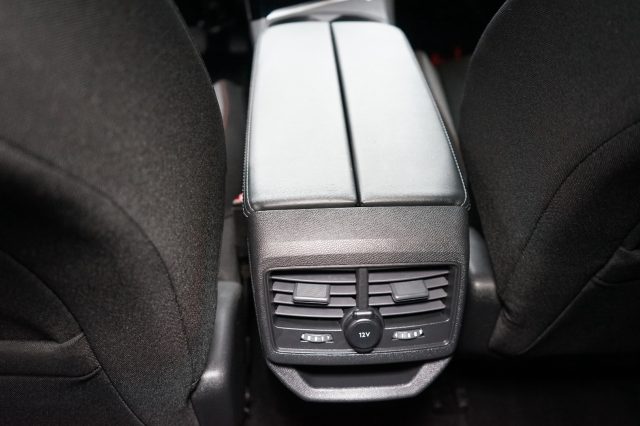 PEUGEOT 3008 usata, con Volante multifunzione
