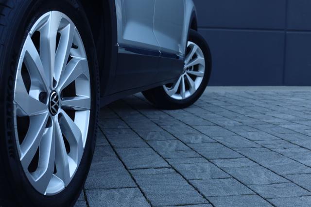 VOLKSWAGEN T-Roc usata, con Luci diurne