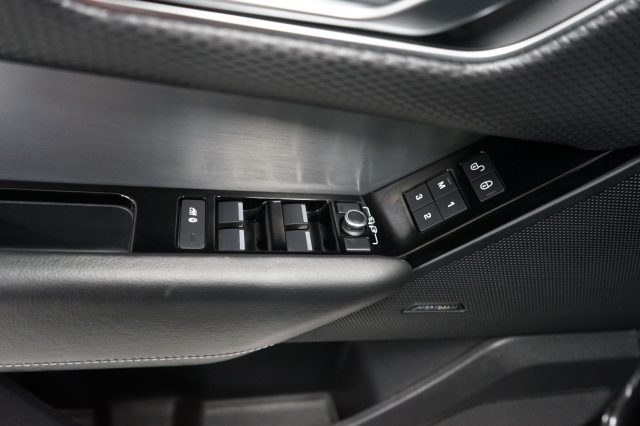 LAND ROVER Range Rover Velar usata, con Chiusura centralizzata telecomandata