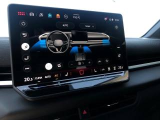 VOLKSWAGEN T-Roc usata, con Sedile posteriore sdoppiato