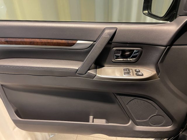MITSUBISHI Pajero usata, con Chiusura centralizzata