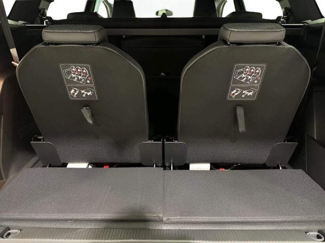 PEUGEOT 5008 usata, con Touch screen