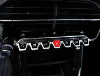 PEUGEOT 208 usata, con Autoradio digitale