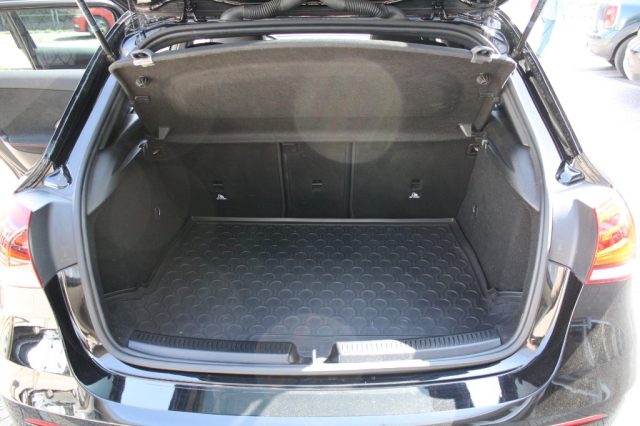 MERCEDES-BENZ A 35 AMG usata, con Autoradio digitale