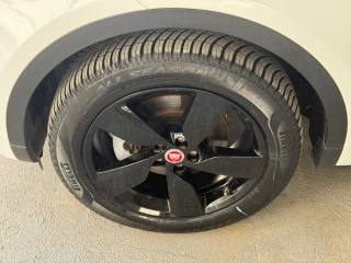 JAGUAR E-Pace usata, con Sensori di parcheggio posteriori