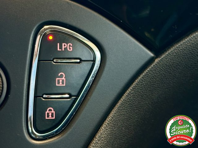OPEL Corsa usata, con Cruise Control