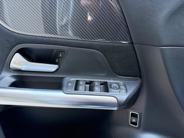 MERCEDES-BENZ GLA 180 usata 28