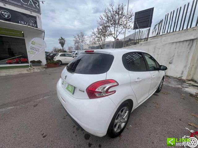 PEUGEOT 208 usata, con Autoradio