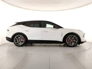 LOTUS Eletre usata, con Autoradio