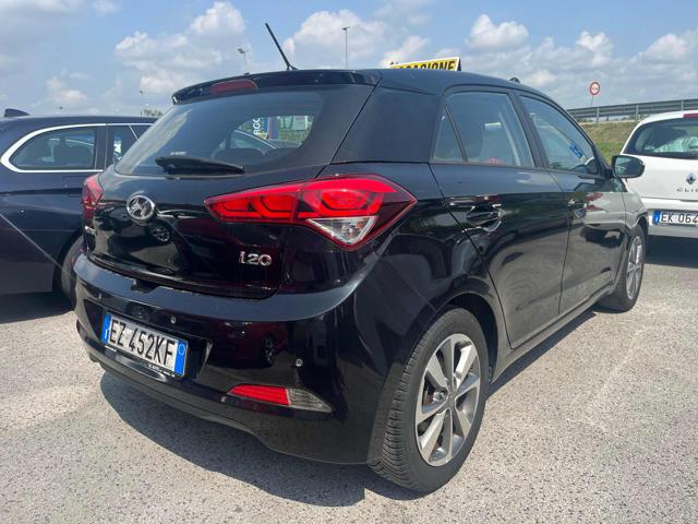 HYUNDAI i20 usata, con Airbag laterali
