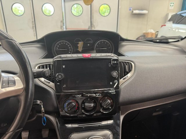 LANCIA Ypsilon usata, con Fendinebbia