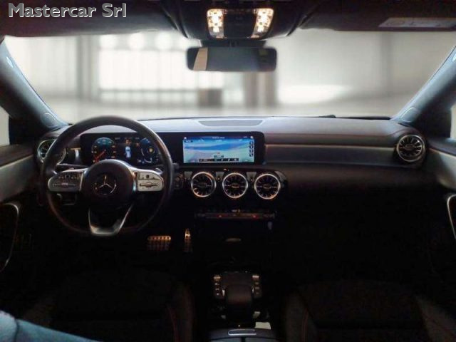 MERCEDES-BENZ CLA 180 usata, con Volante in pelle