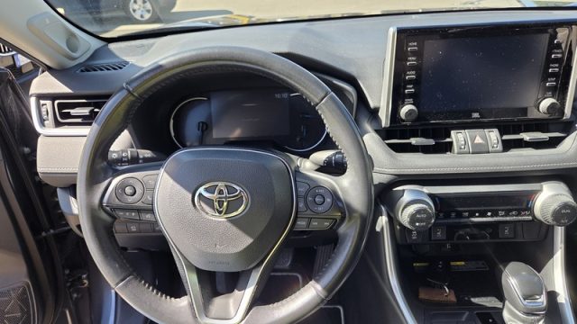 TOYOTA RAV 4 usata, con Fari LED