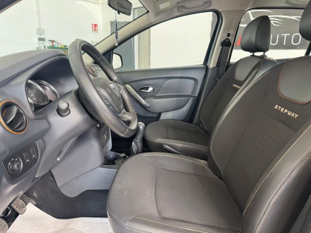 DACIA Sandero usata, con Controllo automatico clima