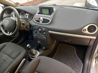 RENAULT Clio usata, con Pneumatici quattro stagioni