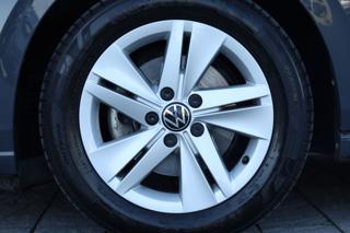VOLKSWAGEN Golf usata, con Spoiler