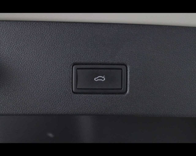 VOLKSWAGEN T-Roc usata, con Fari LED