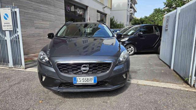 VOLVO V40 Cross Country usata, con Airbag