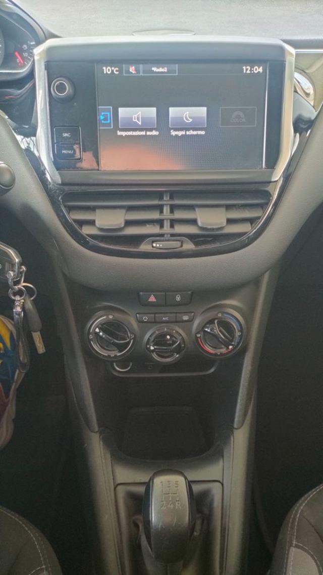 PEUGEOT 208 usata, con Sedile posteriore sdoppiato